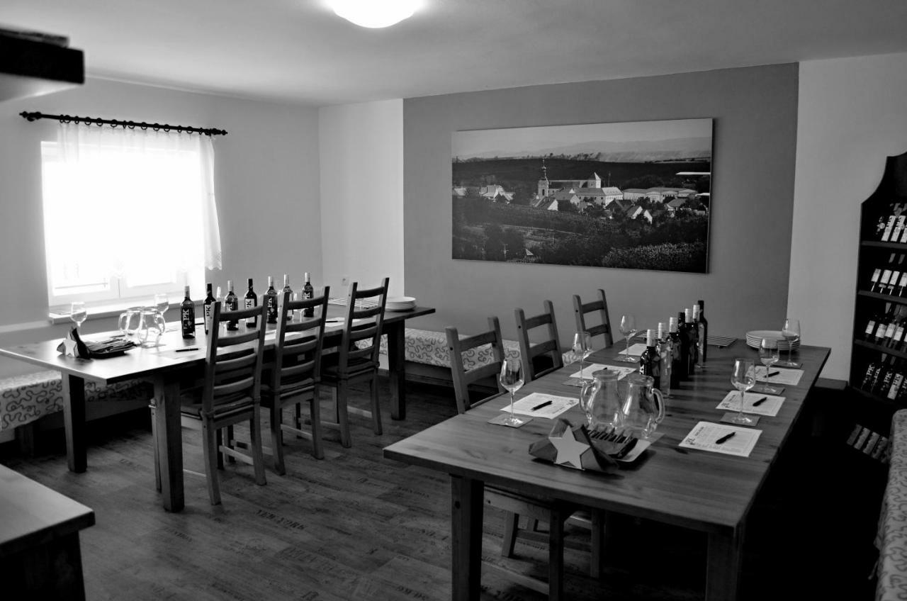 Vinařství Koliba Cejkovice (Hodonin) Exterior foto
